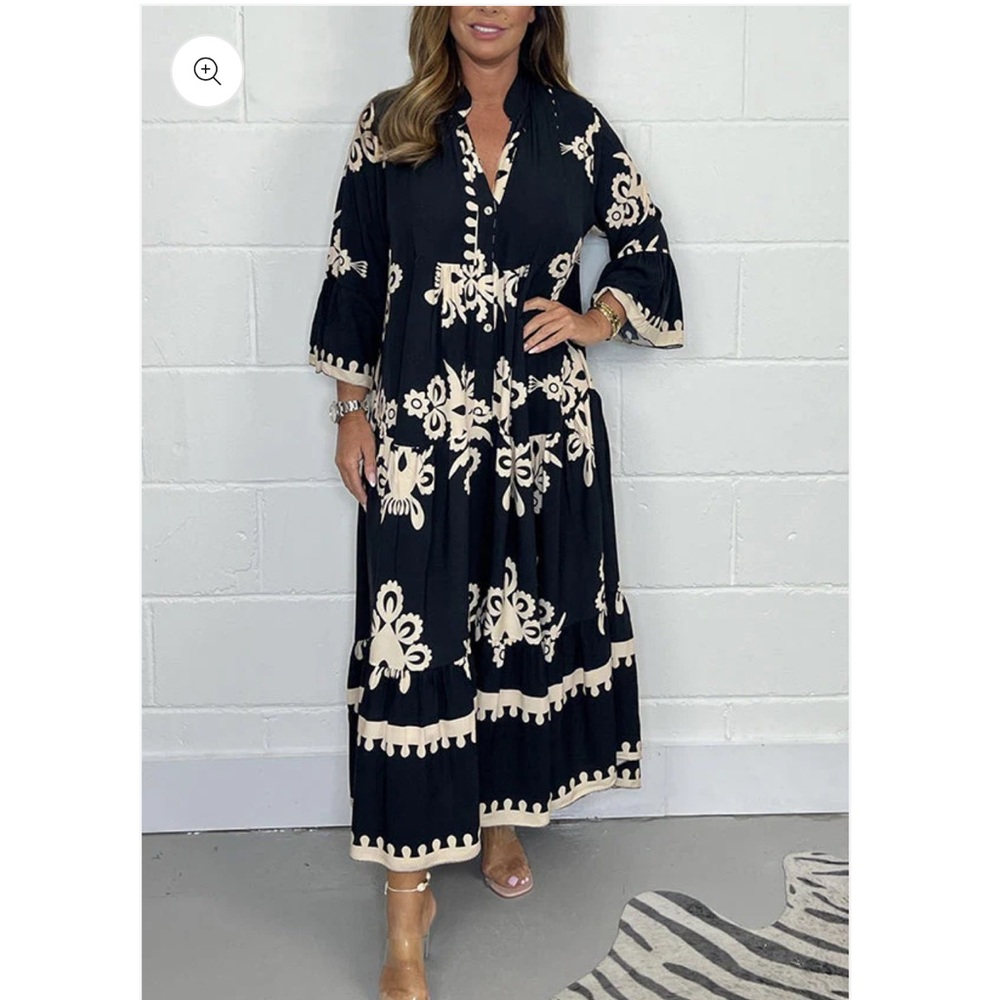 Black flows maxi dress